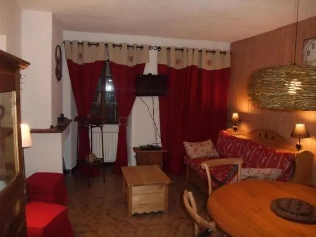 Le Domaine du Grand Cellier Gîtes Appartement en Savoie Tournon-sur-Rhône 0*,  France
